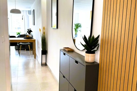 Apartment for sale in Torrevieja, Alicante, Spain 3 bedrooms, 83 sq.m. No. 144415 - photo 2