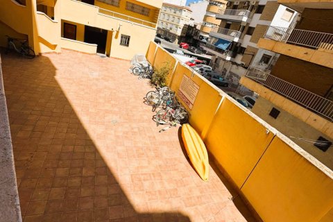 Apartment for sale in Torrevieja, Alicante, Spain 3 bedrooms, 83 sq.m. No. 144415 - photo 30