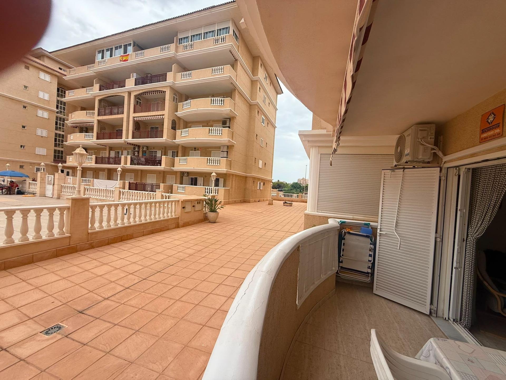 Apartamento en La Mata, Alicante, España 2 dormitorios, 70 m2 No. 195236