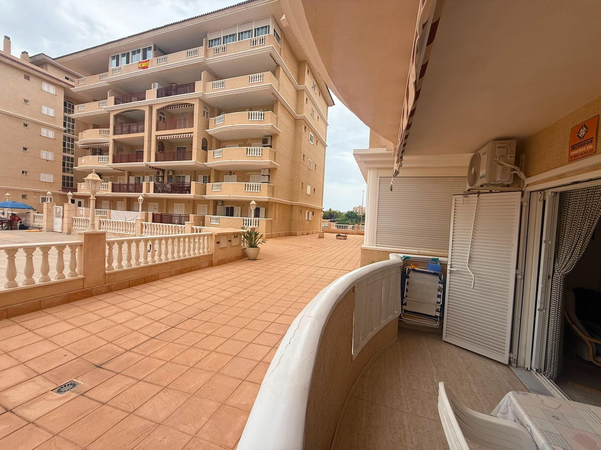 Apartamento en La Mata, Alicante, España 2 dormitorios, 70 m2 No. 195236