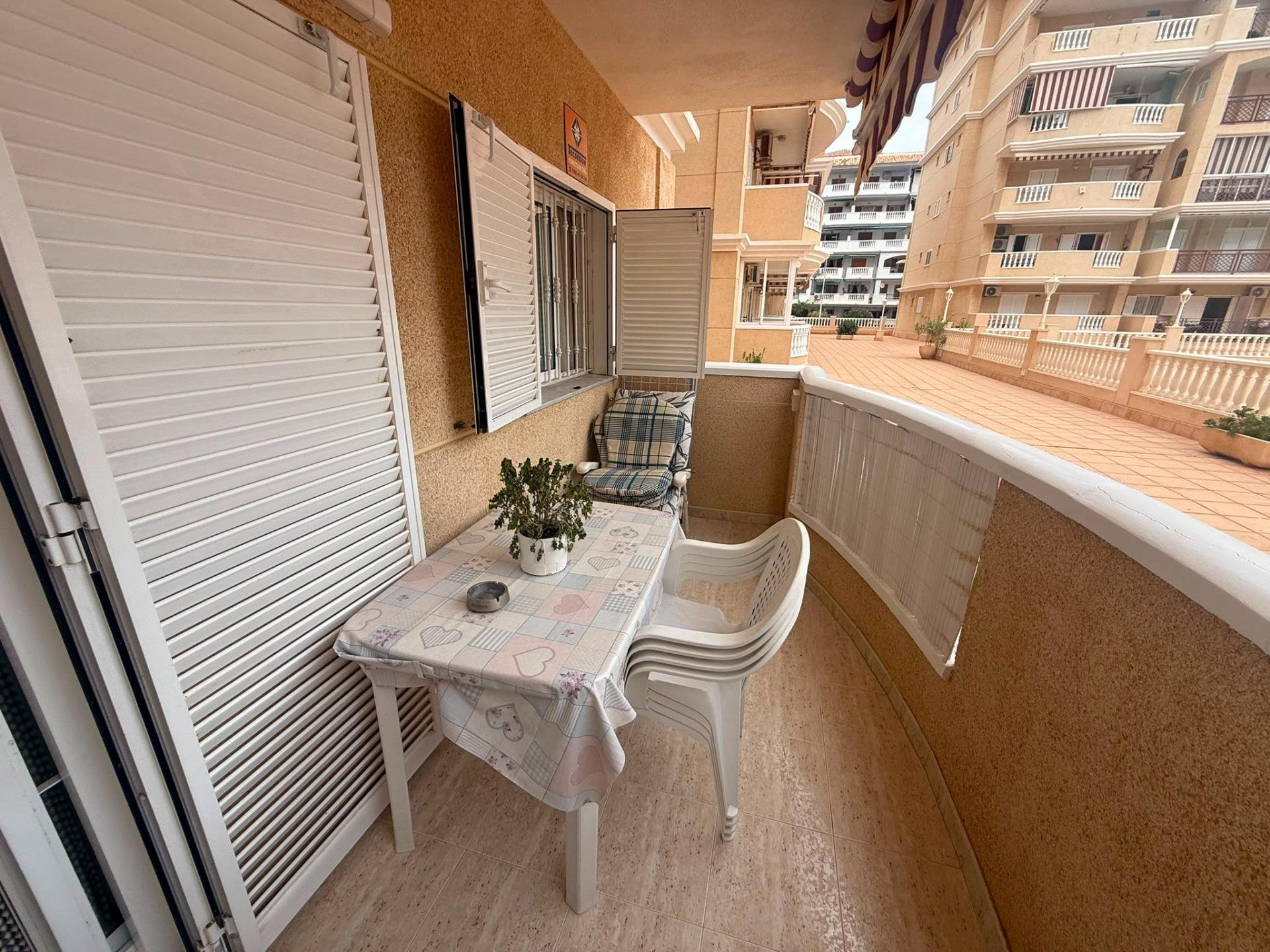 Apartamento en La Mata, Alicante, España 2 dormitorios, 70 m2 No. 195236