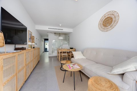 House for sale in Guardamar del Segura, Alicante, Spain 2 bedrooms, 124.1 sq.m. No. 196064 - photo 5