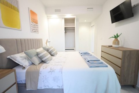 Apartament w Torrevieja, Alicante, Hiszpania 2 sypialnie, 81 mkw. nr 168851 – zdjęcie 22