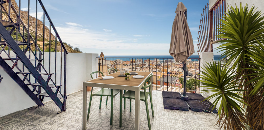 Apartment in Alicante, Spain 2 bedrooms, 110 sq.m. No. 155078