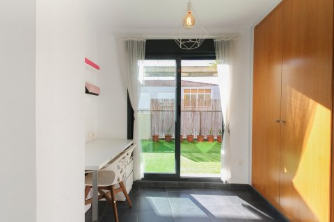 Apartment for sale in Alicante, Spain 3 bedrooms, 84 sq.m. No. 155077 - photo 19