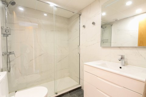 Apartment for sale in Alicante, Spain 3 bedrooms, 84 sq.m. No. 155077 - photo 16