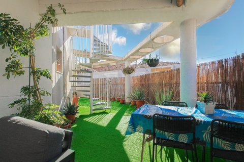 Apartment for sale in Alicante, Spain 3 bedrooms, 84 sq.m. No. 155077 - photo 1