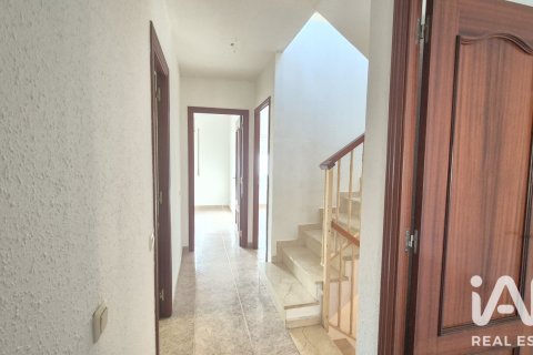 Casa adosada en venta en Castellet i la Gornal, Barcelona, España 5 dormitorios, 129 m2 No. 193466 - foto 28