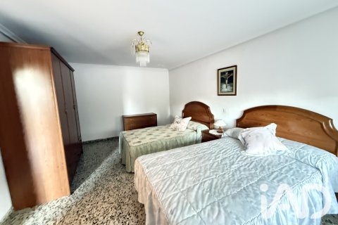 Продажа дома в Вильяманьян, Леон, Испания 3 спальни, 402м2 №193470 - фото 18