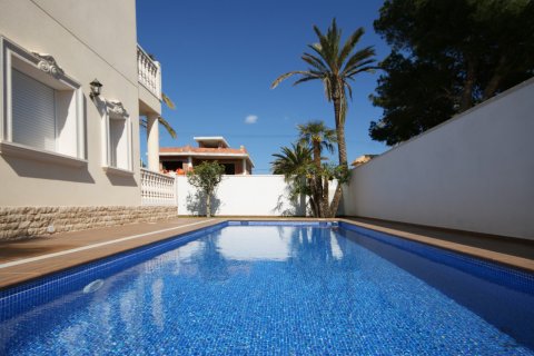 Villa in vendita a Cabo Roig, Alicante, Spagna 4 camere da letto, 208 mq. N° 150156 - foto 4