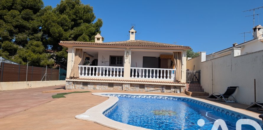 House à Cunit, Tarragona, Espagne 4 chambres, 131 m2 No. 172253