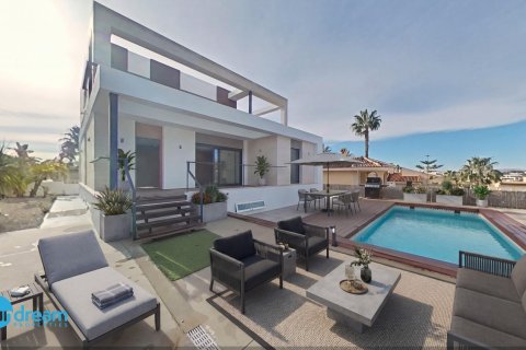 Villa till salu i Benijofar, Alicante, Spanien 3 sovrum, 194 kvm. Nr. 155521 - foto 1