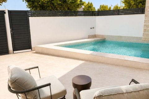 Bungalow a Pilar de la Horadada, Alicante, Spagna 3 camere da letto, 91 mq. N° 136463