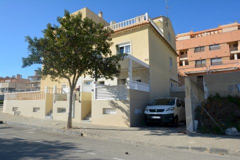 Radhus till salu Guardamar del Segura, Alicante, Spanien 3 sovrum, 90 kvm. Nr. 115860 - foto 1