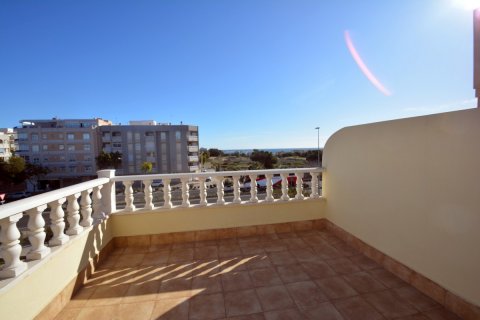 Radhus till salu Guardamar del Segura, Alicante, Spanien 3 sovrum, 90 kvm. Nr. 115860 - foto 24