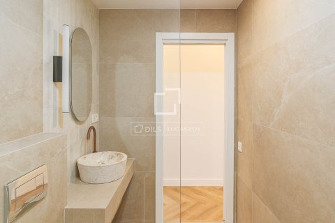 Huoneisto myytävänä Barcelona, Espanja, 2 makuuhuonetta, 79 m2 No. 192799 - kuva 28
