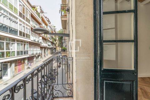 Huoneisto myytävänä Barcelona, Espanja, 2 makuuhuonetta, 79 m2 No. 192799 - kuva 25