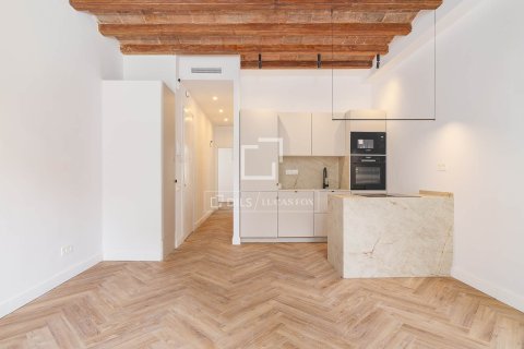 Huoneisto myytävänä Barcelona, Espanja, 2 makuuhuonetta, 79 m2 No. 192799 - kuva 8