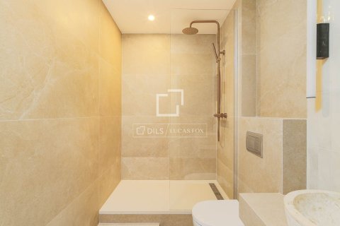 Huoneisto myytävänä Barcelona, Espanja, 2 makuuhuonetta, 79 m2 No. 192799 - kuva 27