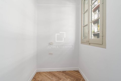 Huoneisto myytävänä Barcelona, Espanja, 2 makuuhuonetta, 79 m2 No. 192799 - kuva 30