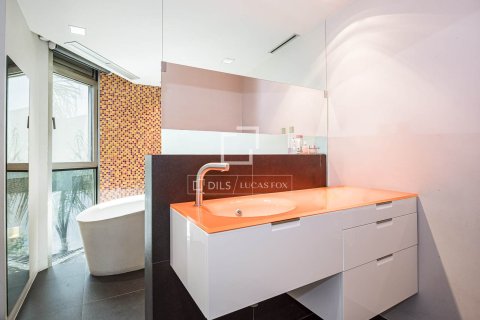 Huvila myytävänä Sant Cugat Del Valles, Barcelona, Espanja, 4 makuuhuonetta, 429 m2 No. 192801 - kuva 29