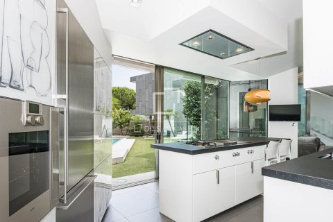 Huvila myytävänä Sant Cugat Del Valles, Barcelona, Espanja, 4 makuuhuonetta, 429 m2 No. 192801 - kuva 10