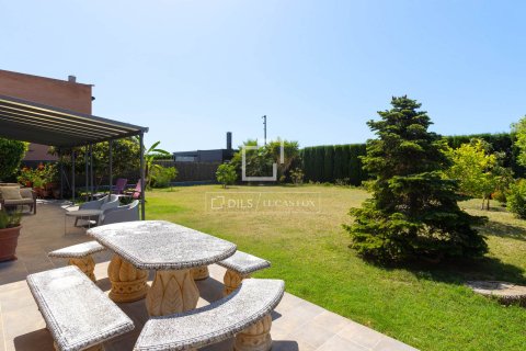 Villa en venta en Sant Vicenc De Montalt, Barcelona, España 5 dormitorios, 292 m2 No. 192800 - foto 21