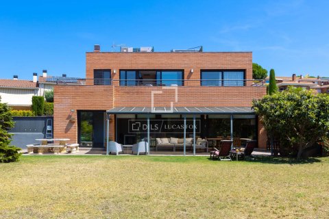 Villa i Sant Vicenc De Montalt, Barcelona, Spanien 5 sovrum, 292 kvm. Nr. 192800