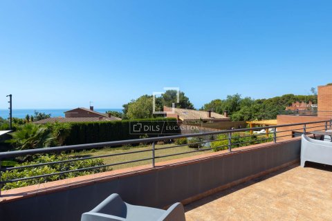 Villa en venta en Sant Vicenc De Montalt, Barcelona, España 5 dormitorios, 292 m2 No. 192800 - foto 2