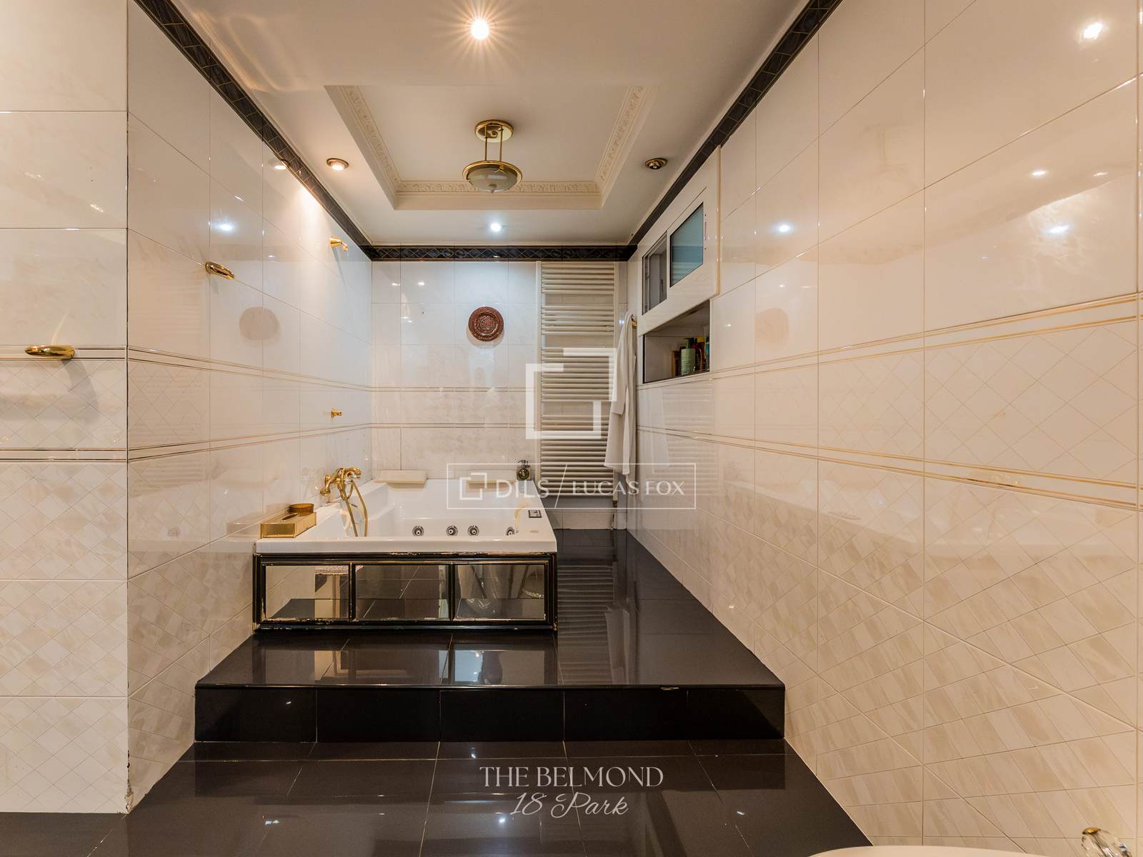 Apartment in Barcelona, Spain 6 bedrooms, 683 sq.m. No. 192803