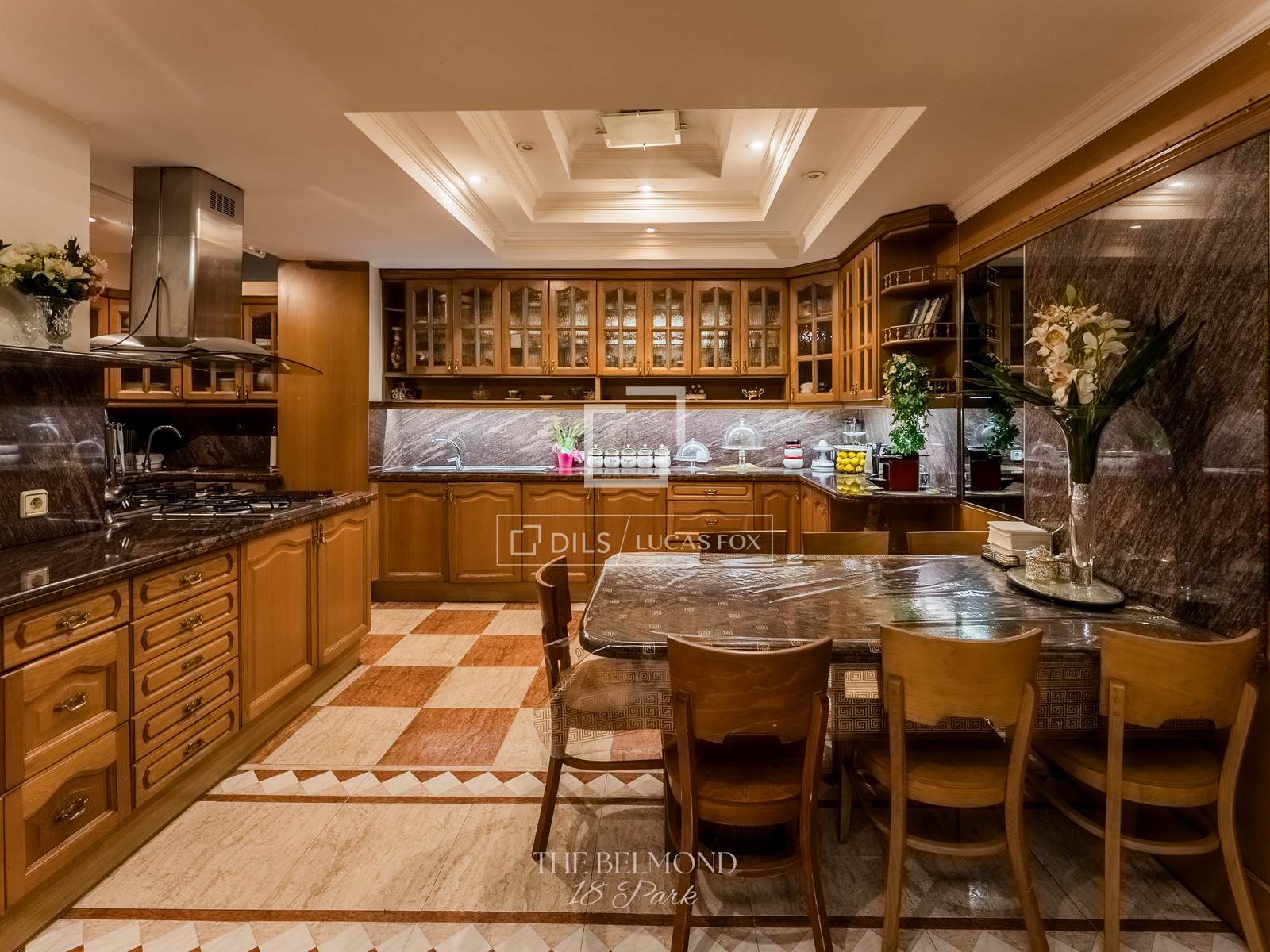 Apartment in Barcelona, Spain 6 bedrooms, 683 sq.m. No. 192803