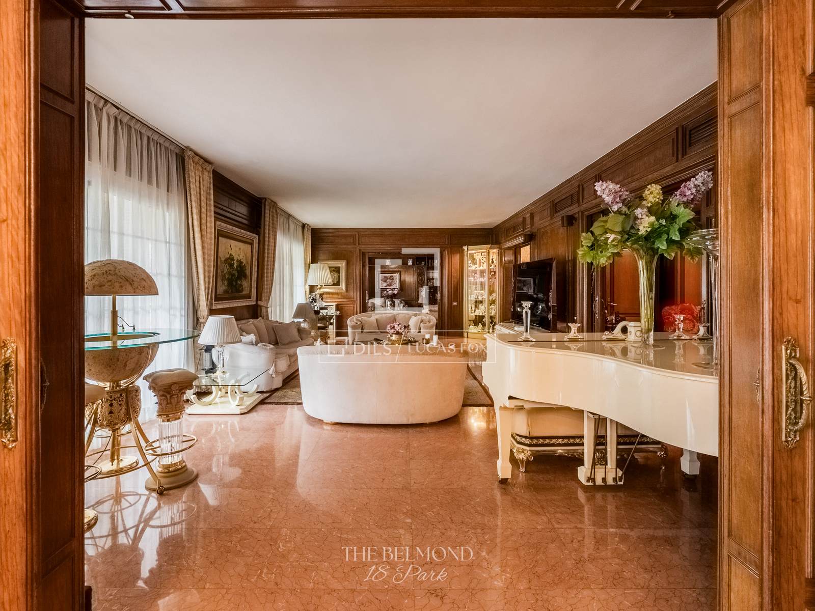 Apartment in Barcelona, Spain 6 bedrooms, 683 sq.m. No. 192803
