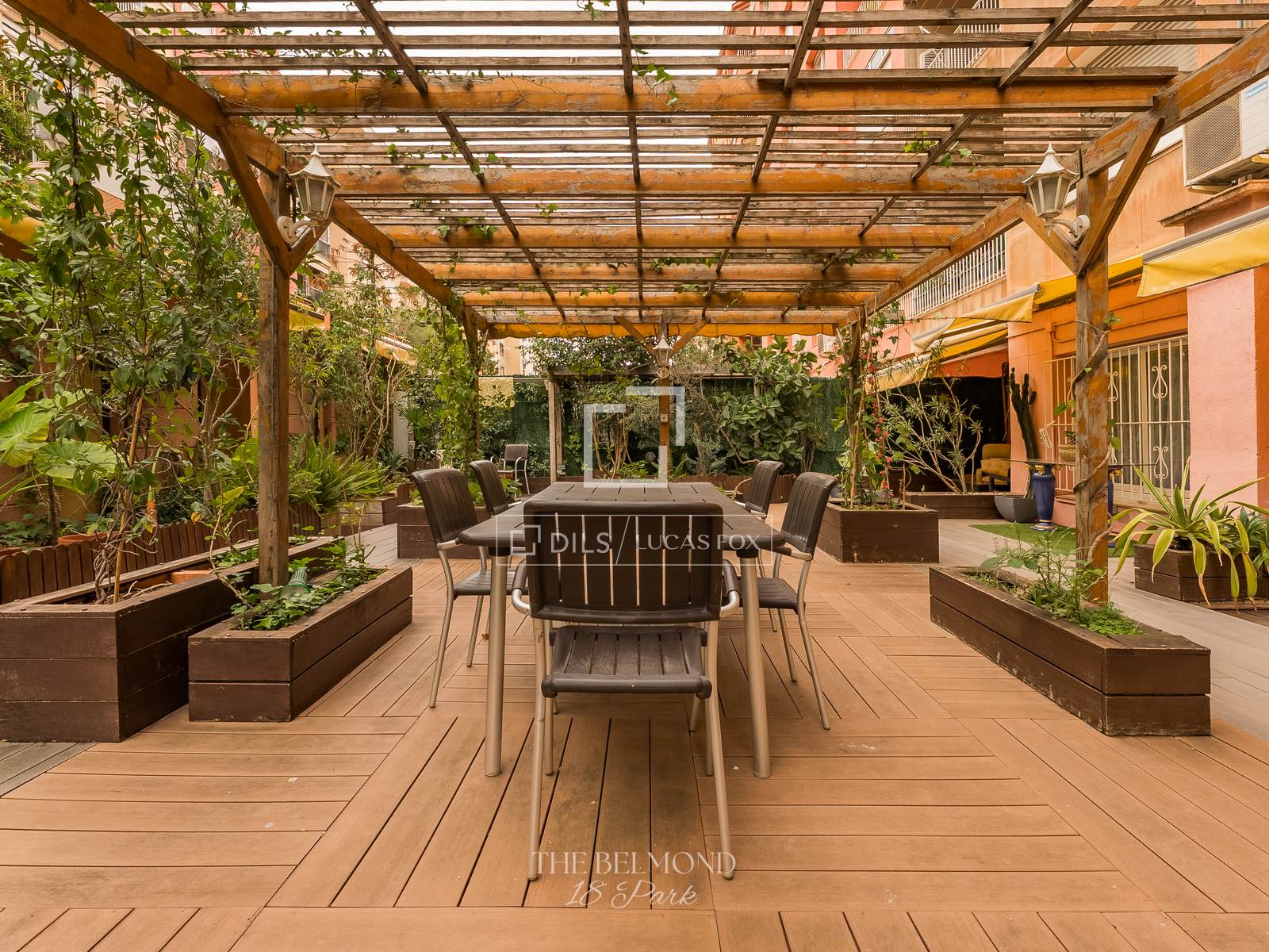 Apartment in Barcelona, Spain 6 bedrooms, 683 sq.m. No. 192803