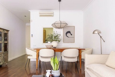 Huoneisto myytävänä Barcelona, Espanja, 2 makuuhuonetta, 116 m2 No. 192804 - kuva 5