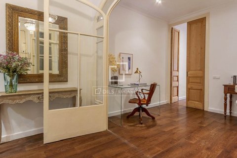 Huoneisto myytävänä Barcelona, Espanja, 2 makuuhuonetta, 116 m2 No. 192804 - kuva 10