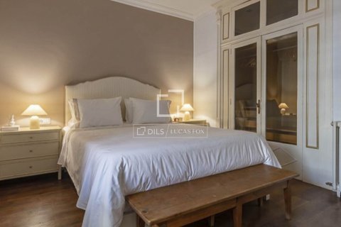 Huoneisto myytävänä Barcelona, Espanja, 2 makuuhuonetta, 116 m2 No. 192804 - kuva 17