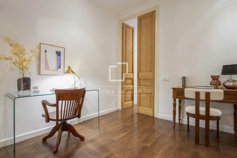 Huoneisto myytävänä Barcelona, Espanja, 2 makuuhuonetta, 116 m2 No. 192804 - kuva 14