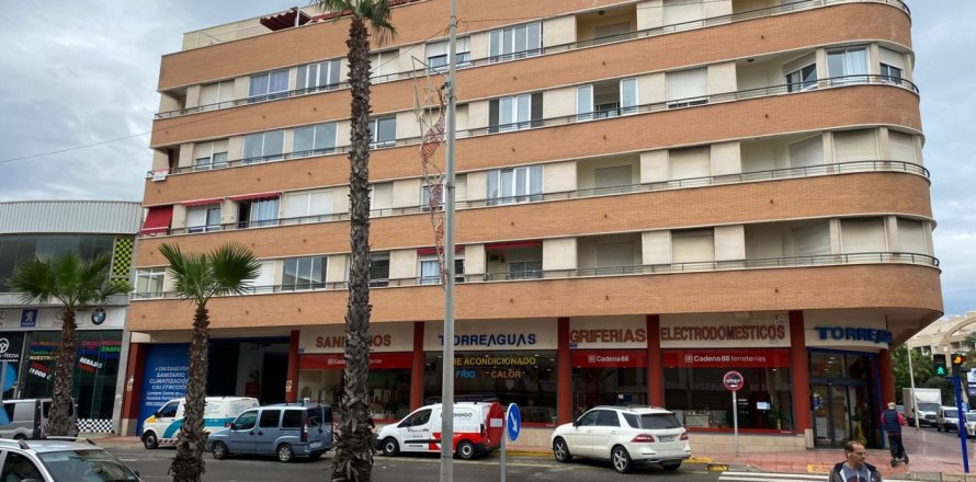 Apartment Torrevieja, Alicante, Spain 3 bedrooms, 213 sq.m. No. 116706