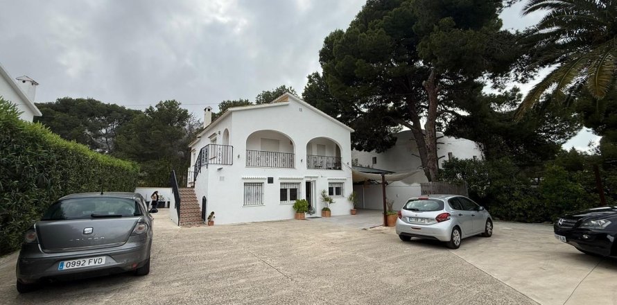 Apartment in Denia, Alicante, Spain 5 bedrooms, 350 sq.m. No. 190483