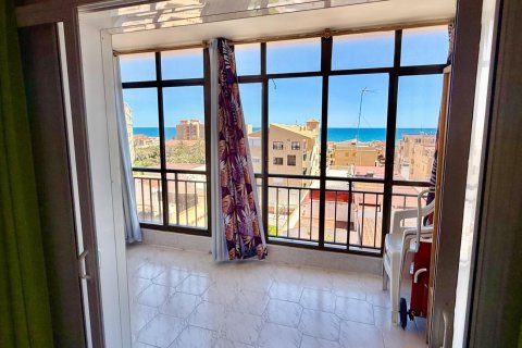 Kattohuoneisto myytävänä Torrevieja, Alicante, Espanja, 1 makuuhuone, 58 m2 No. 184380 - kuva 16