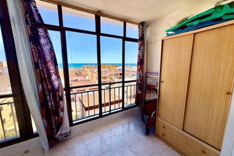 Kattohuoneisto myytävänä Torrevieja, Alicante, Espanja, 1 makuuhuone, 58 m2 No. 184380 - kuva 17