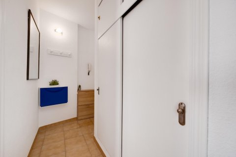Apartamento en venta en Torrevieja, Alicante, España 2 dormitorios, 61 m2 No. 184381 - foto 6