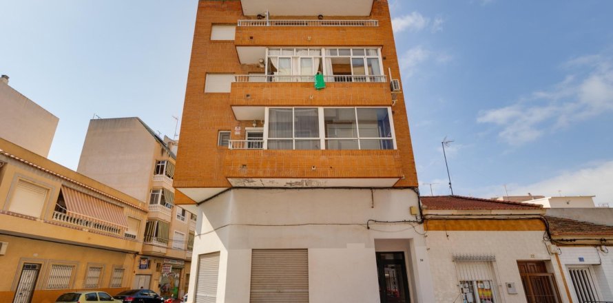 Apartamento en Torrevieja, Alicante, España 2 dormitorios, 61 m2 No. 184381