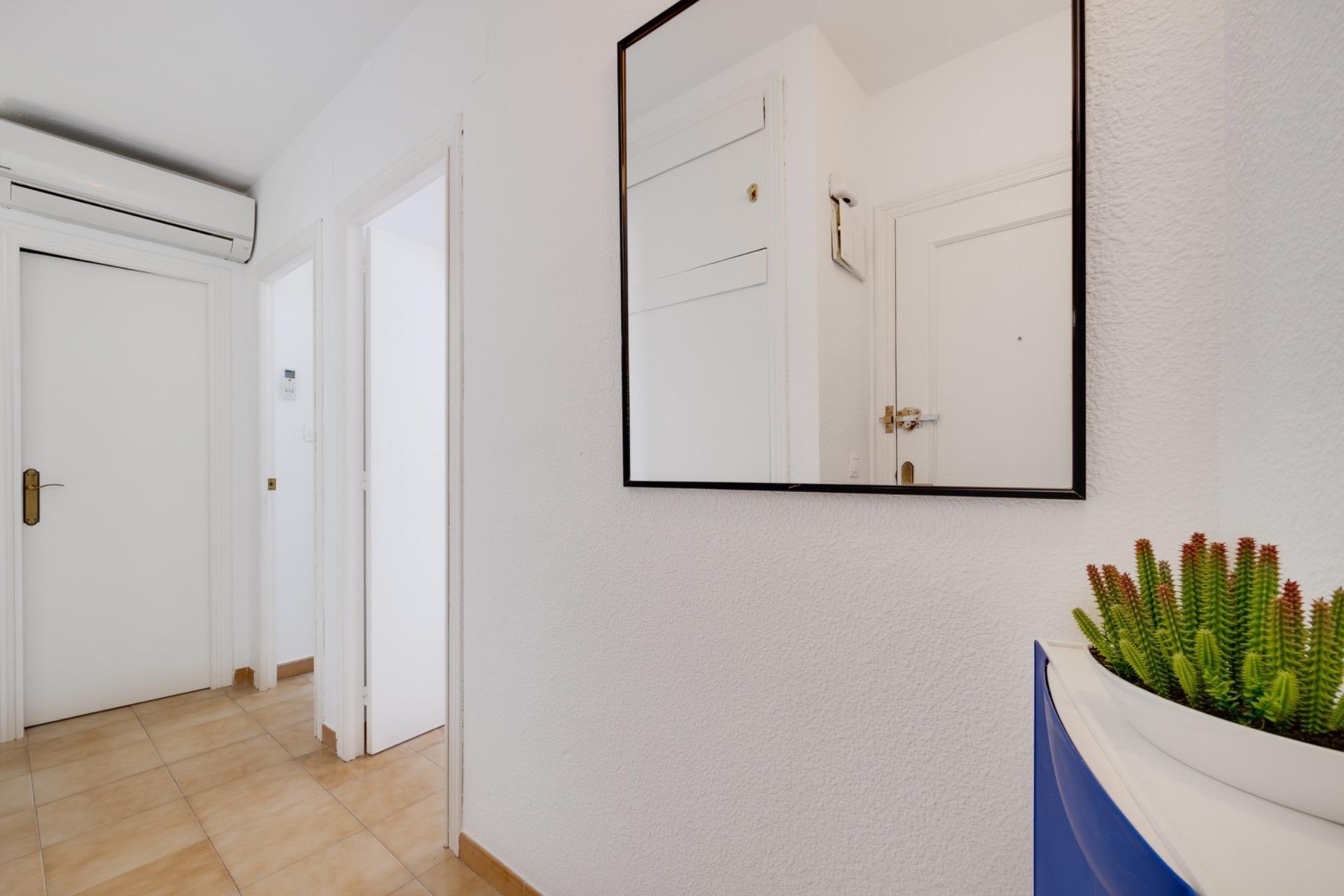 Appartamento a Torrevieja, Alicante, Spagna 2 camere da letto, 61 mq. N° 184381