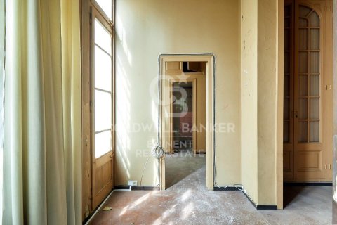 Lägenhet för uthyrning i Barcelona, Spanien 6 sovrum, 202 kvm. Nr. 179216 - foto 23