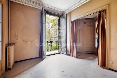 Lägenhet för uthyrning i Barcelona, Spanien 6 sovrum, 202 kvm. Nr. 179216 - foto 21
