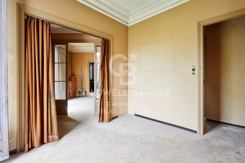 Lägenhet för uthyrning i Barcelona, Spanien 6 sovrum, 202 kvm. Nr. 179216 - foto 22