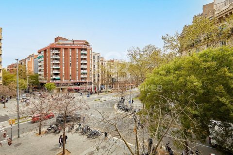 Lägenhet för uthyrning i Barcelona, Spanien 6 sovrum, 202 kvm. Nr. 179216 - foto 16