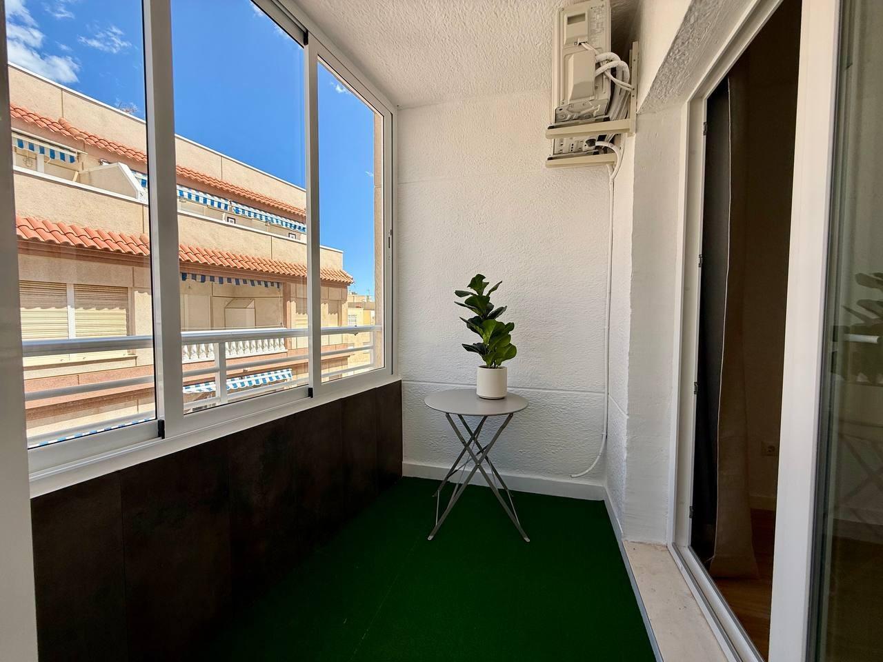Appartamento a La Mata, Alicante, Spagna 3 camere da letto, 77 mq. N° 168090