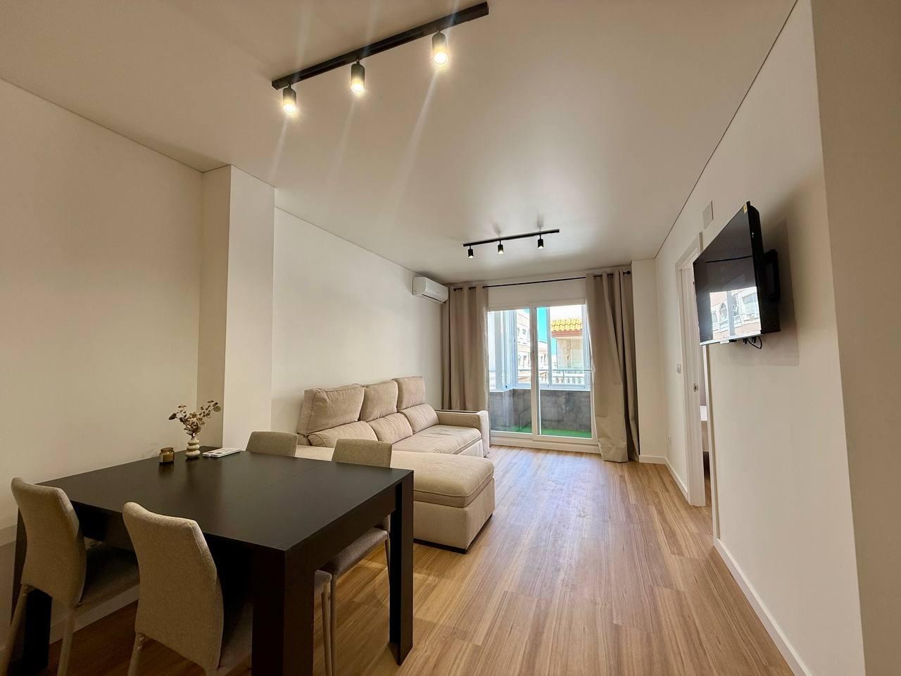 Appartamento a La Mata, Alicante, Spagna 3 camere da letto, 77 mq. N° 168090